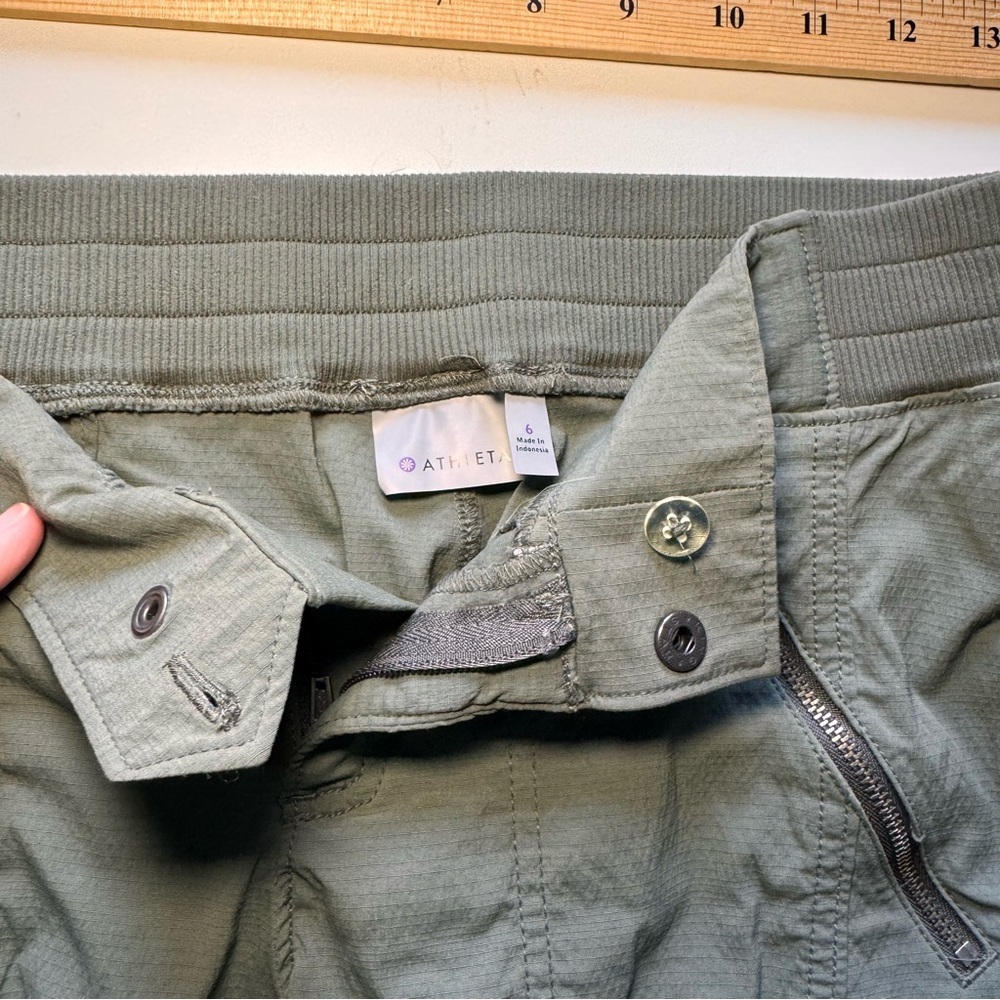 Athleta Trekkie Crop Leg Hiking Outdoor Pants Women’s size 6 - Picture 7 of 12